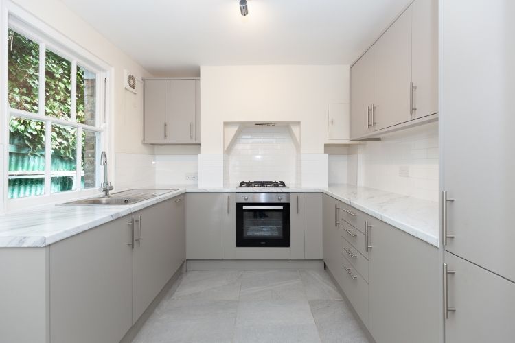 Property photo 1 of 9 206608