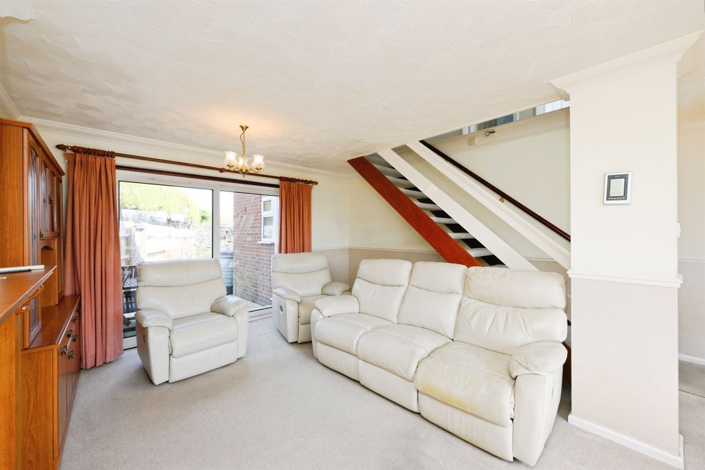 Property photo 3 of 16