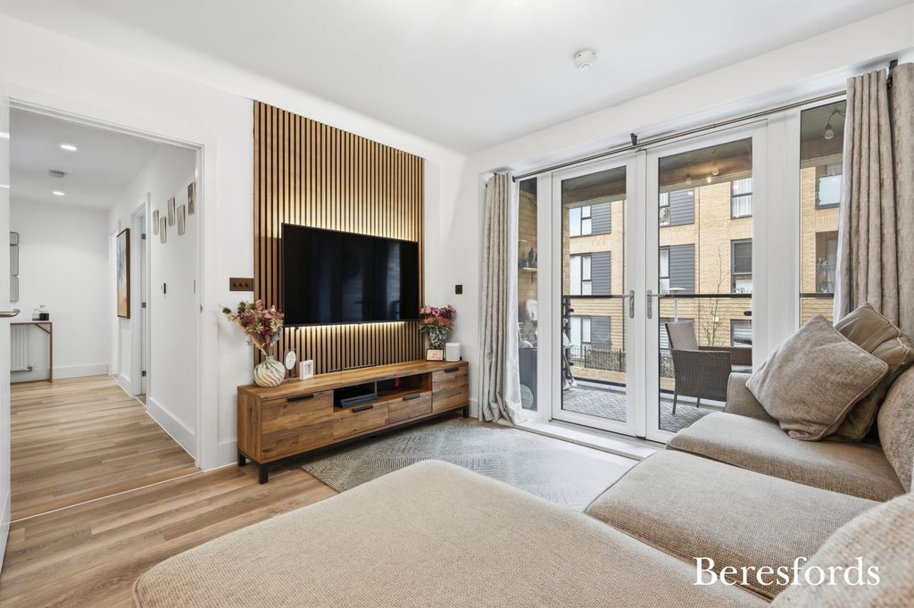 Property photo 2 of 23 Picture No. 19