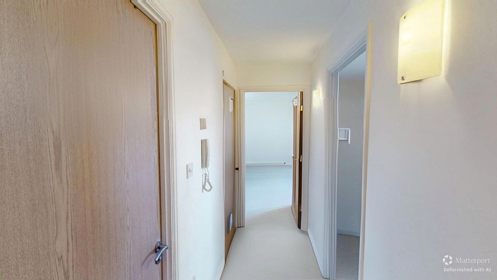 Property photo 2 of 11 Image