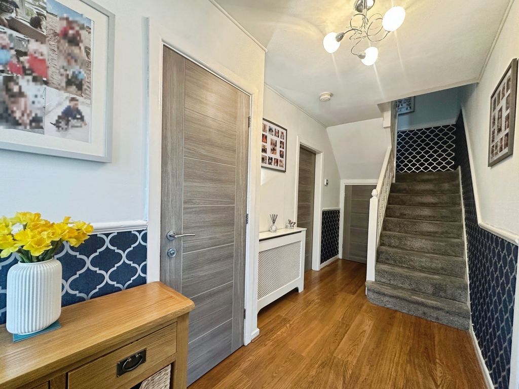 Property photo 2 of 27 Hallway