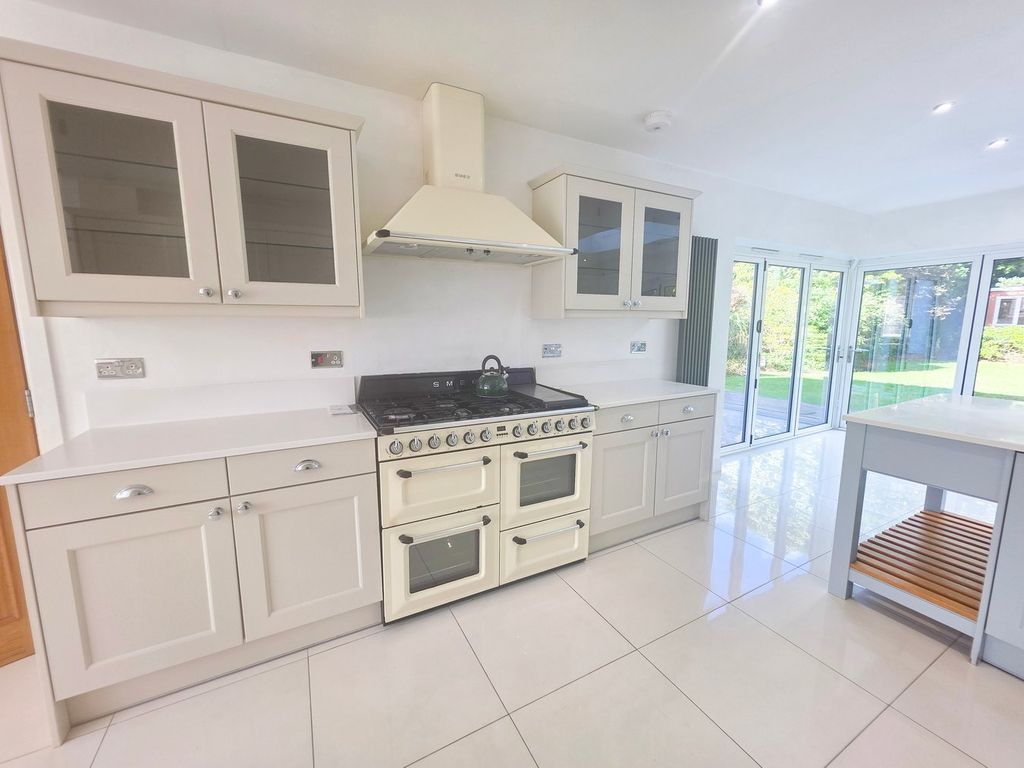 Property photo 3 of 38