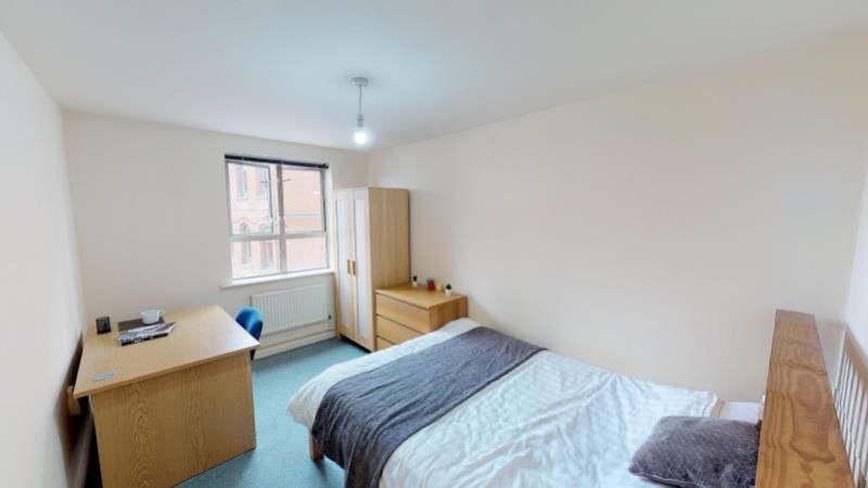 Property photo 1 of 6 Bright And Tidy Double Bedroom Featuring A Comfort...