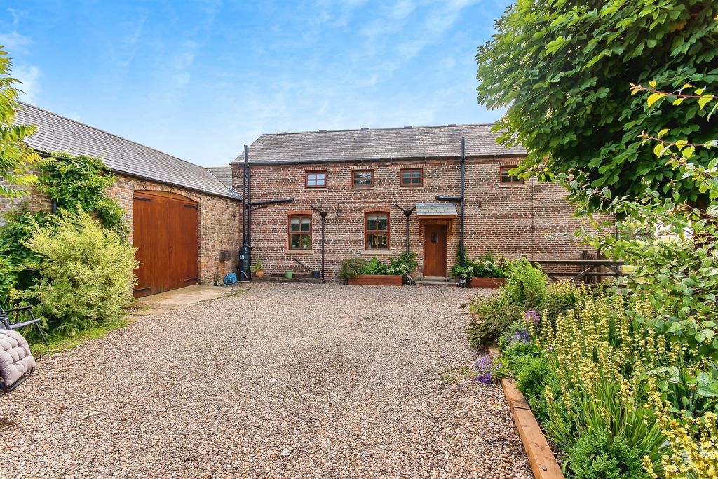 Property photo 1 of 25
