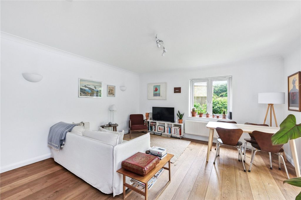 Property photo 2 of 12 Picture No. 19