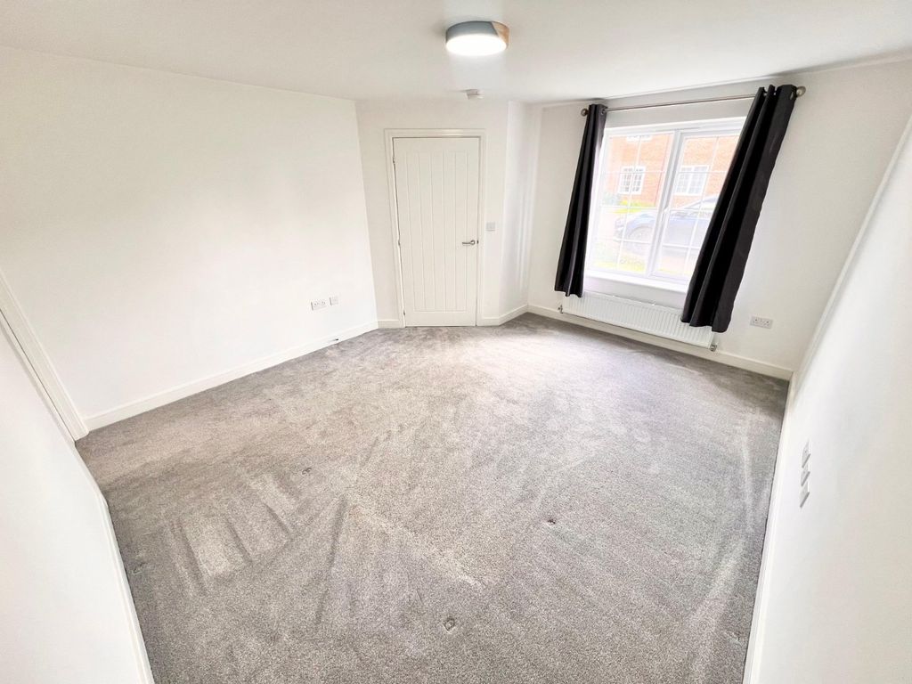 Property photo 3 of 10 Lounge