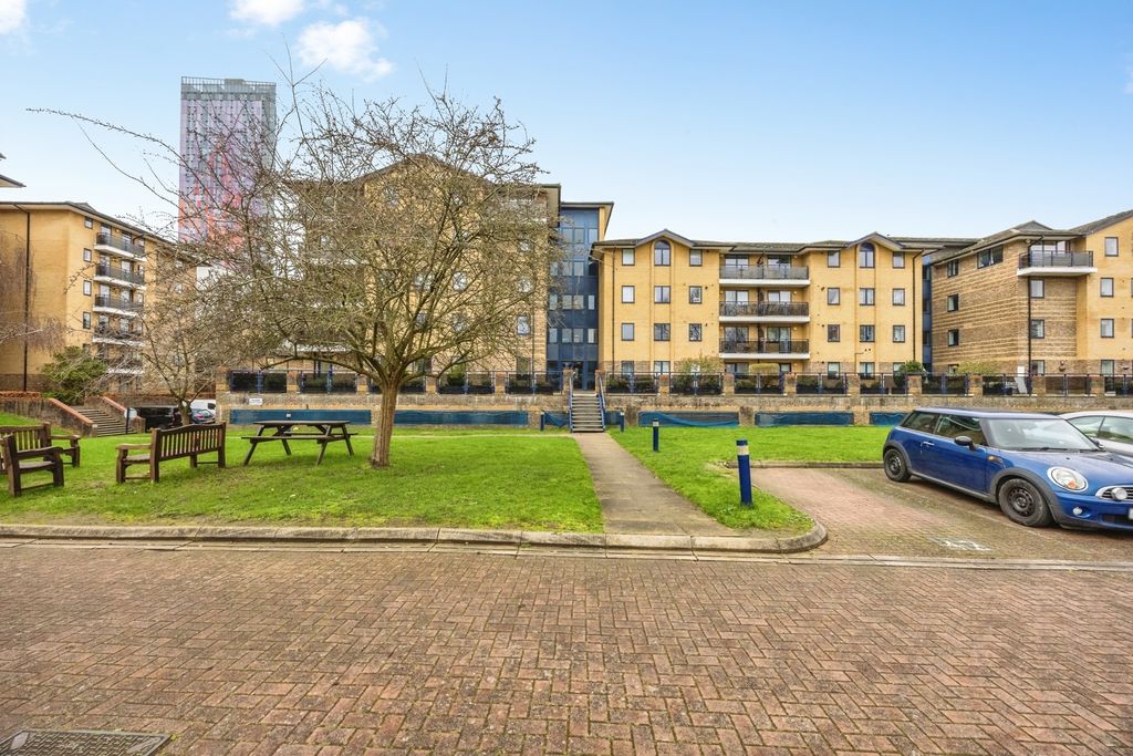 Property photo 1 of 20 Pbox-Img.Jpg