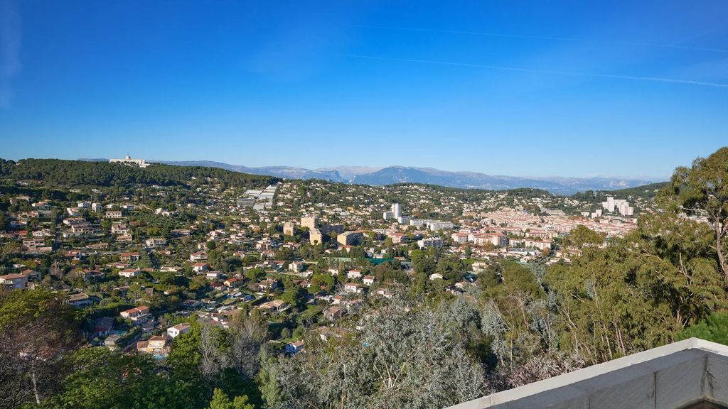 Property photo 3 of 3