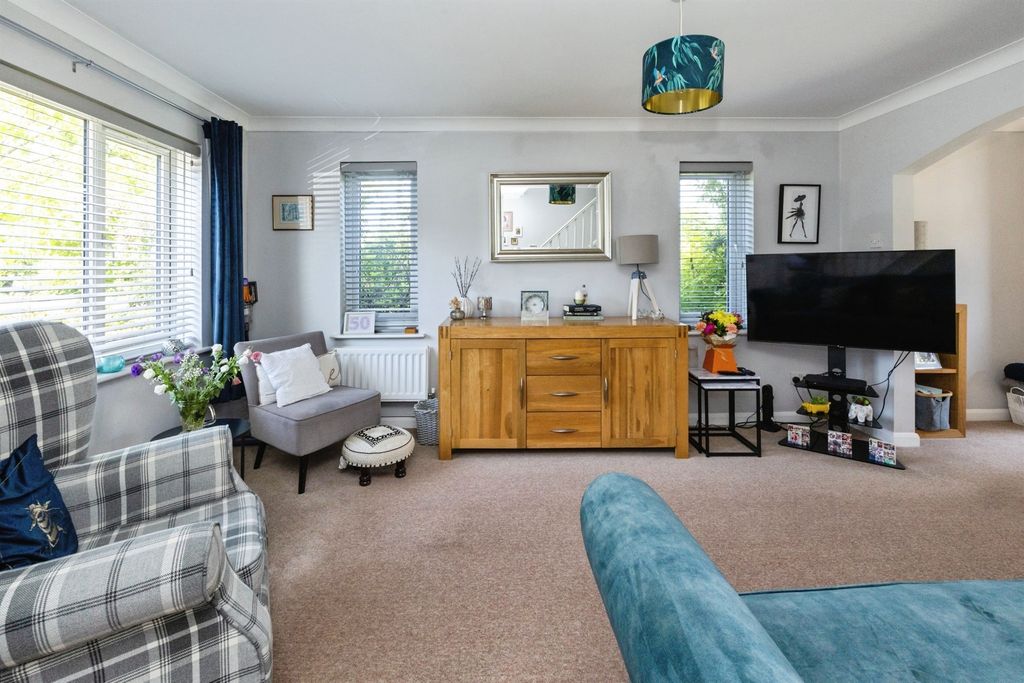 Property photo 3 of 17