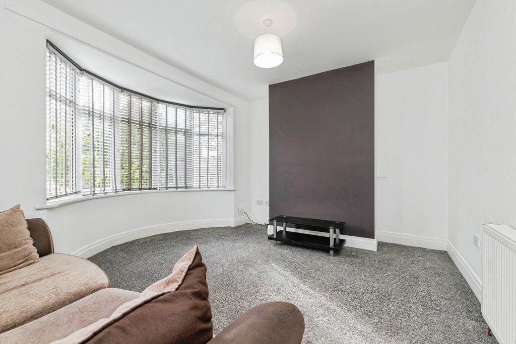 Property photo 2 of 17 Pbox-Img.Jpg