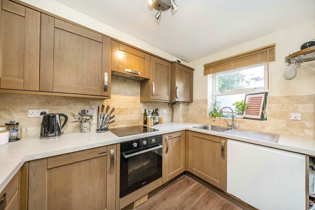 Property photo 2 of 5