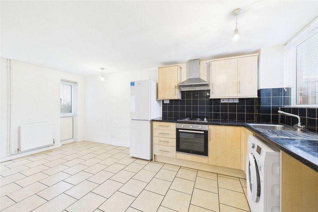 Property photo 2 of 8 Picture No. 06