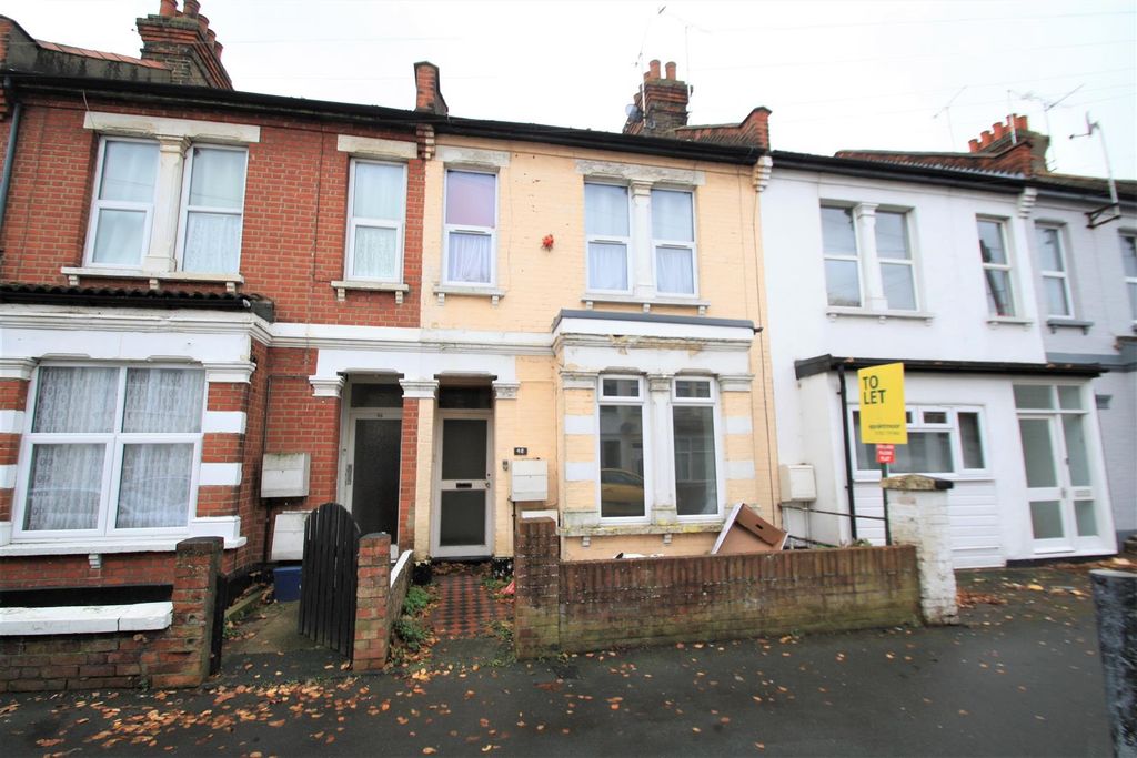 Property photo 1 of 7 Front