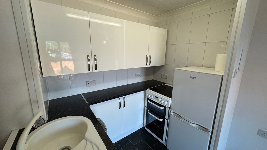 Property photo 1 of 9 Kitchen