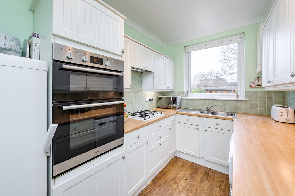 Property photo 3 of 16