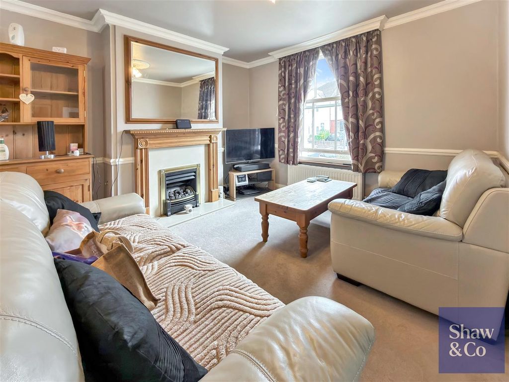 Property photo 3 of 13 Living.Jpeg