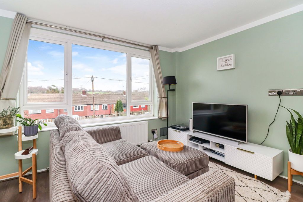 Property photo 3 of 27