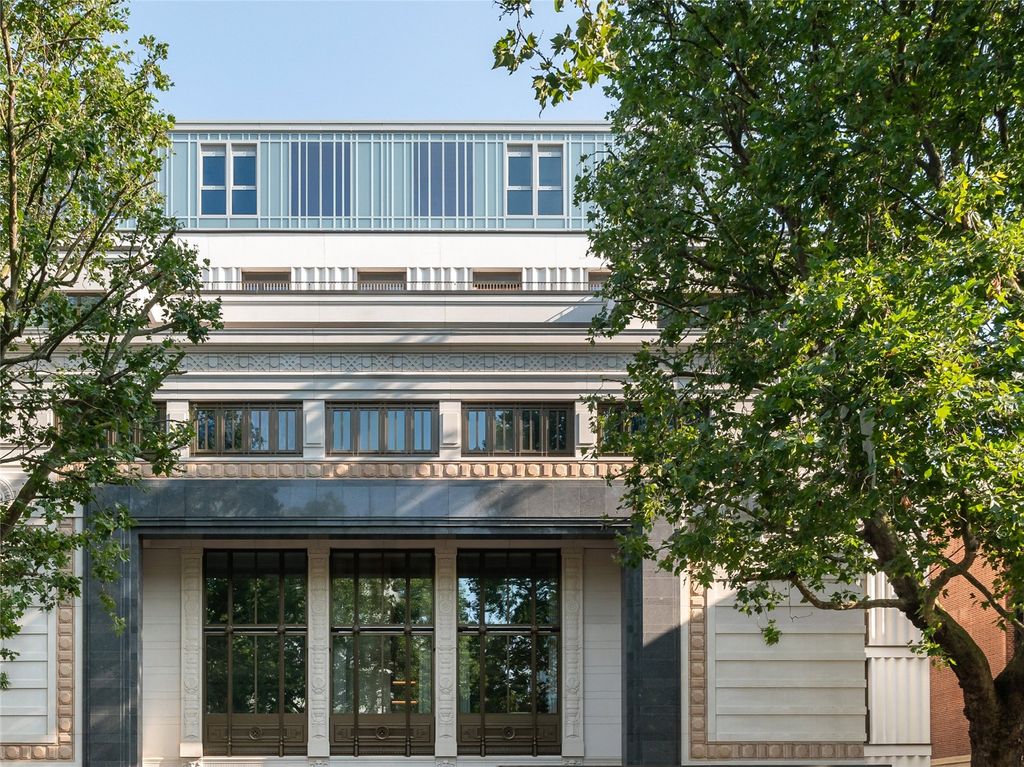 Property photo 1 of 18 External