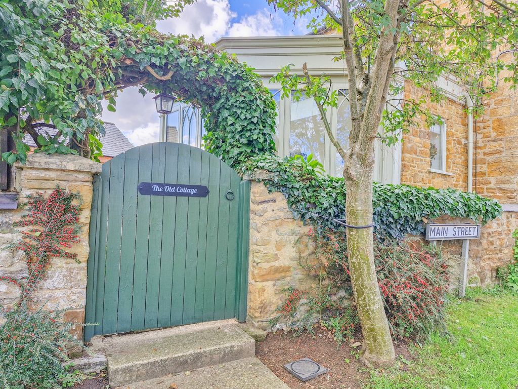 Property photo 2 of 55 4558365