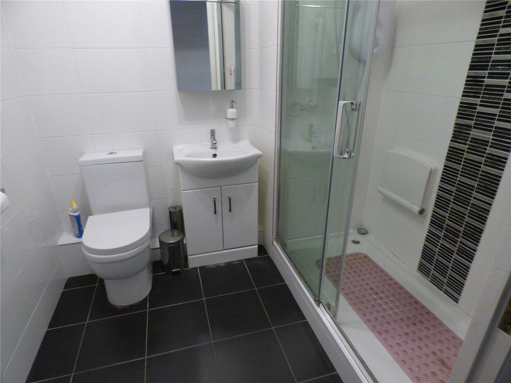 Property photo 2 of 8 Picture No. 11