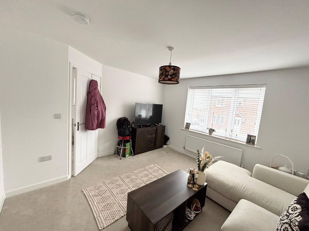 Property photo 3 of 24 Picture No. 23