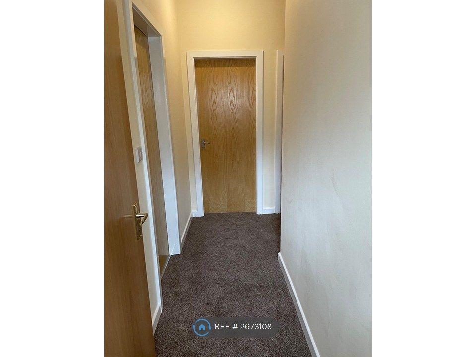 Property photo 3 of 18 Internal Hallway