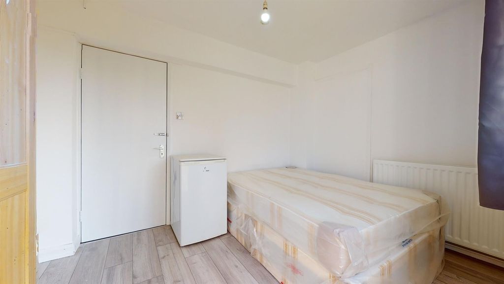 Property photo 1 of 7 63E115A84B8B3F411A44Cf4c_A92Bcaa10E30A13316459225F