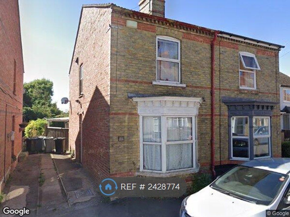 Property photo 1 of 1 2/3 Double Bedrooms