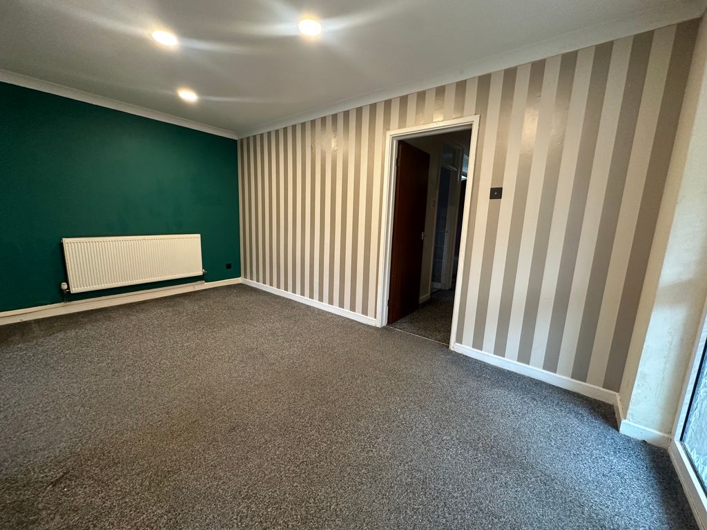 Property photo 3 of 15 Dining Room