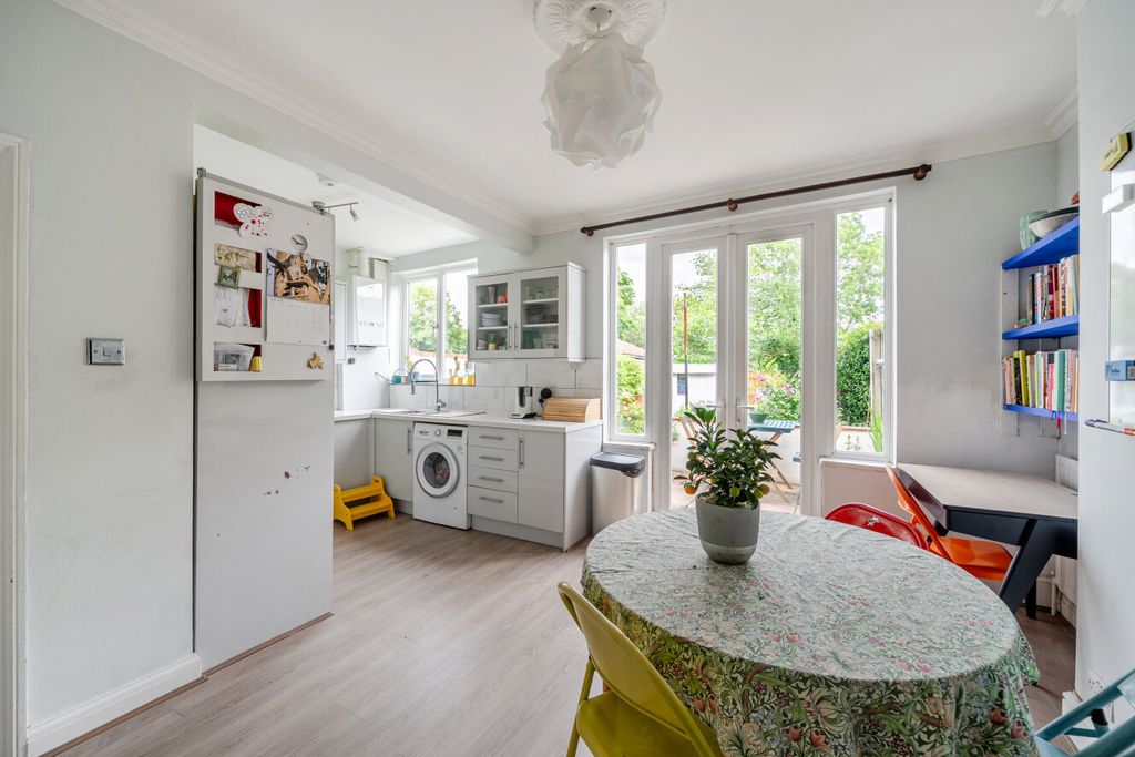 Property photo 2 of 13 1471519-7-6A22Db9...