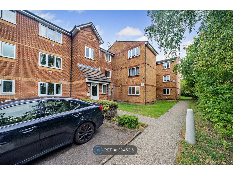 Property photo 3 of 16 Buidling