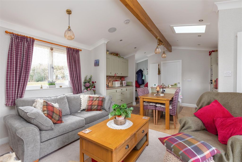 Property photo 3 of 32