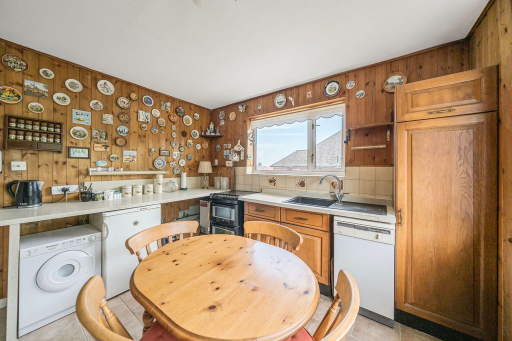 Property photo 2 of 15 Kitchen