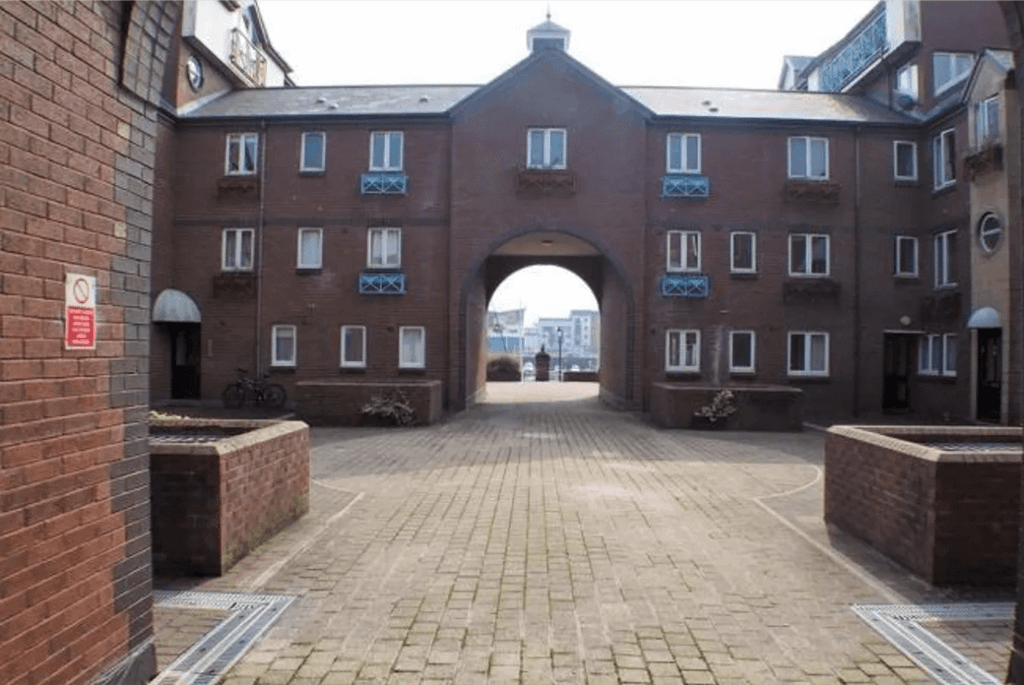 Property photo 1 of 7 1 Bed Flat To Rent Monmouth House, Swansea Sa1