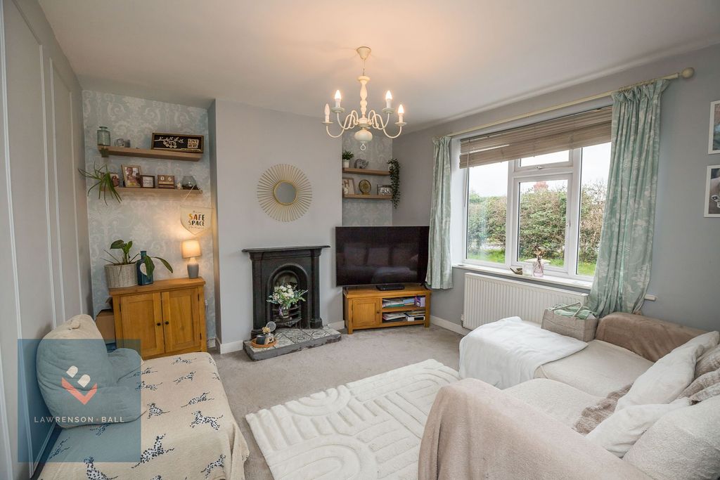 Property photo 3 of 20 Living Room