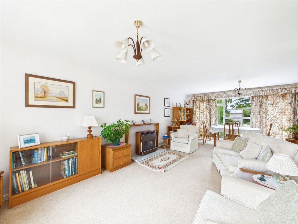 Property photo 2 of 14 Picture No. 11