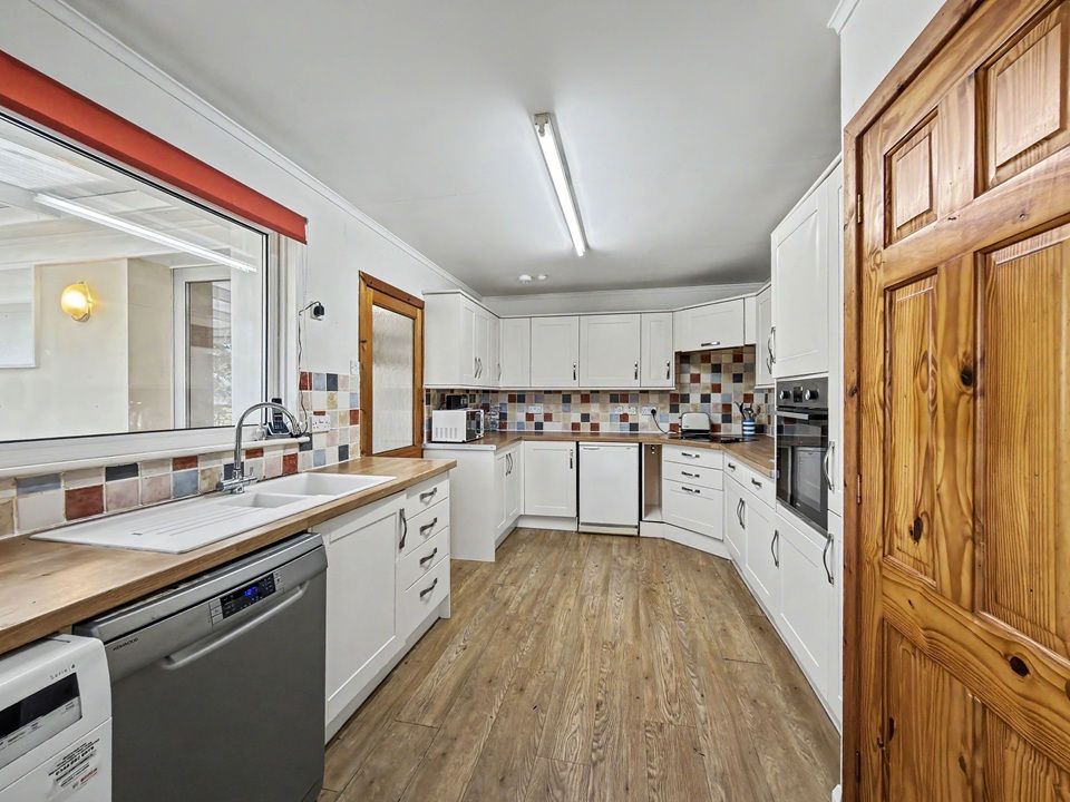 Property photo 2 of 34