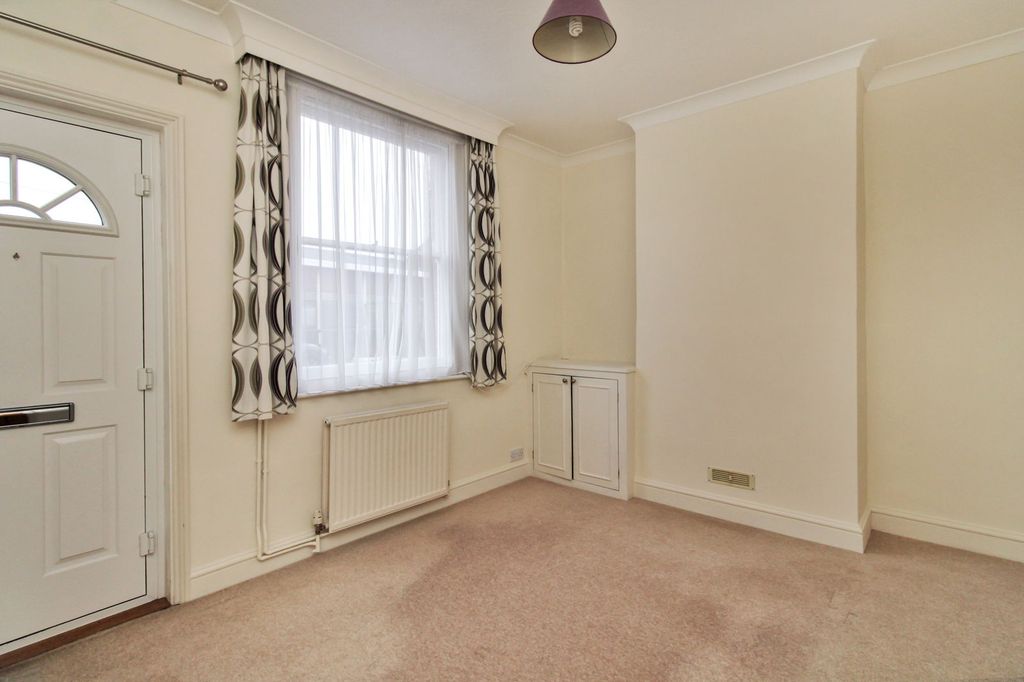 Property photo 2 of 9