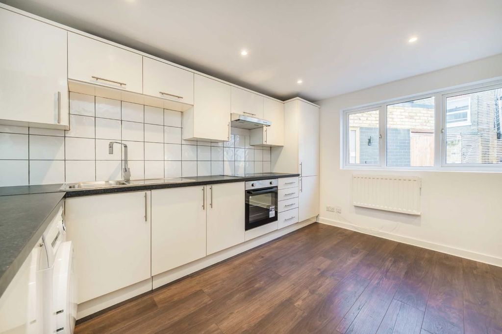 Property photo 2 of 5