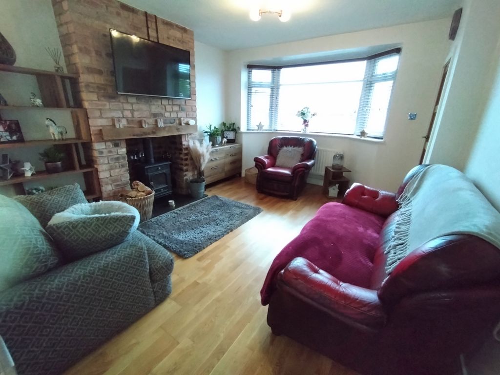 Property photo 2 of 25