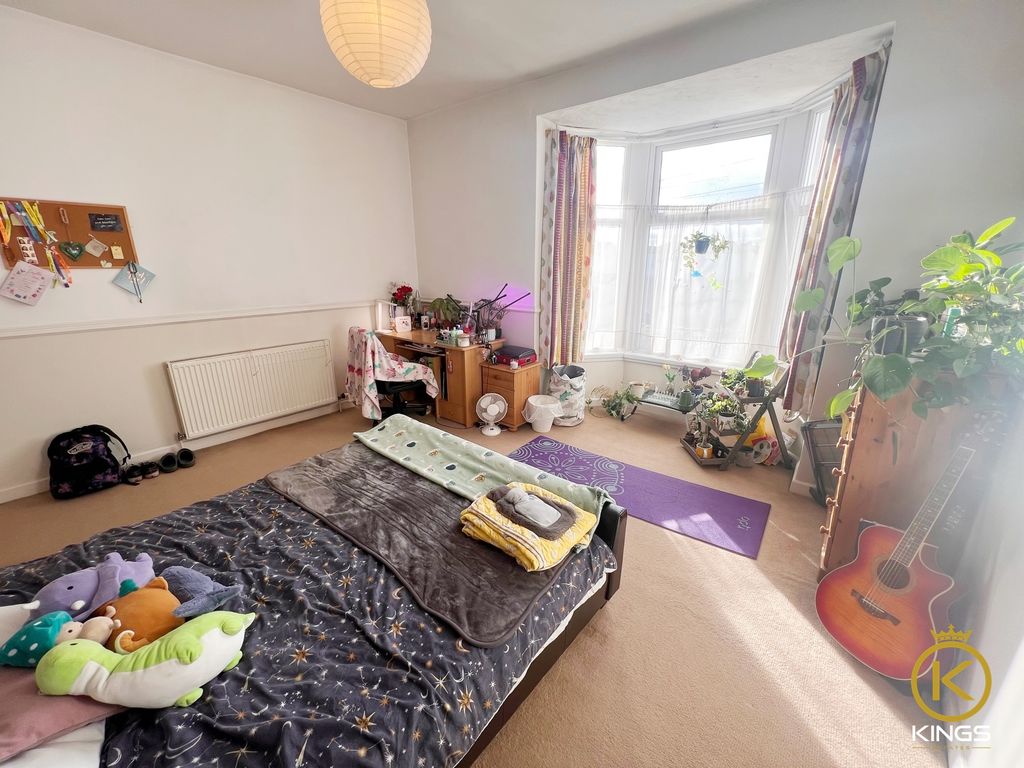 Property photo 2 of 18