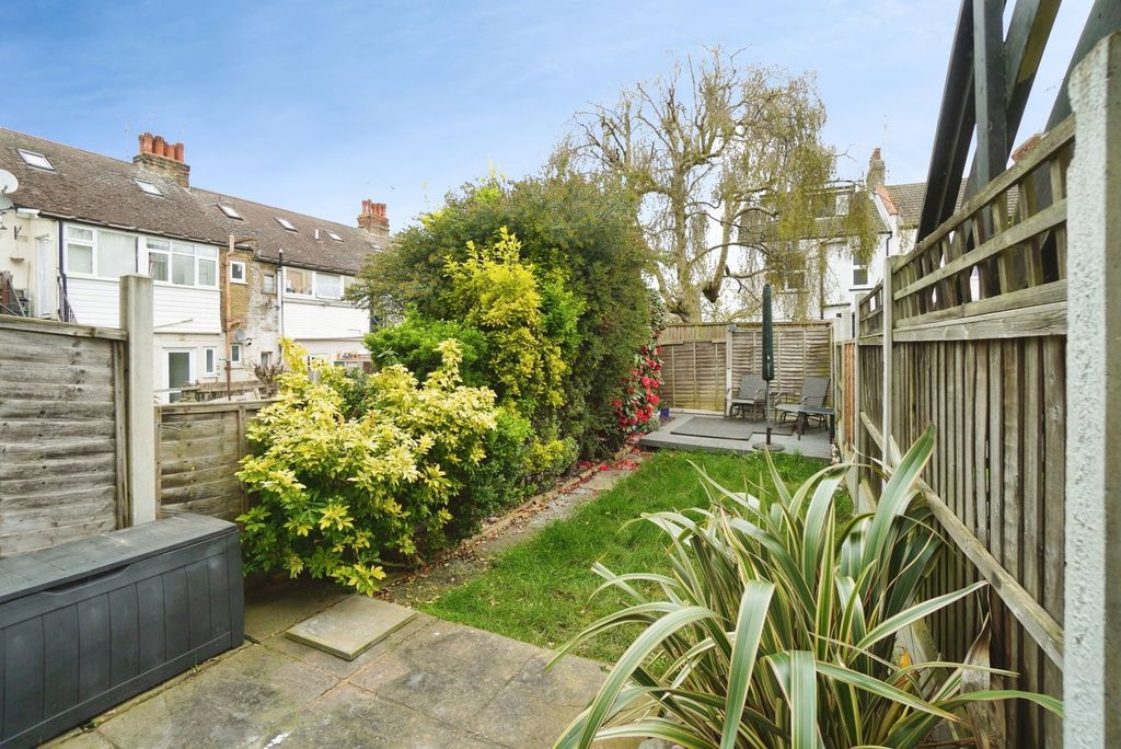 Property photo 2 of 16