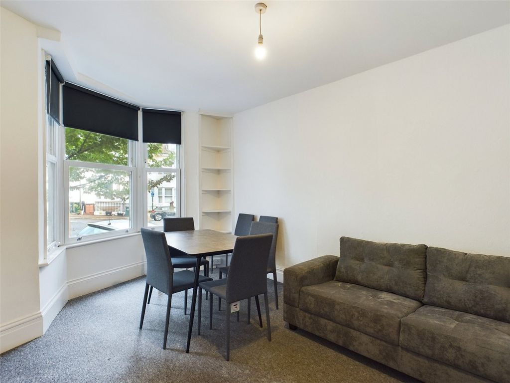 Property photo 2 of 13 Lounge