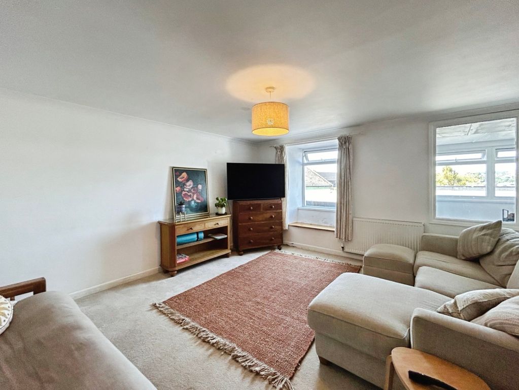 Property photo 2 of 28 4938544