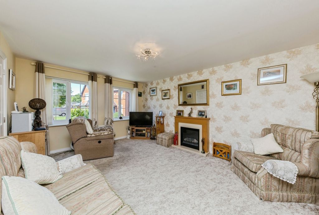 Property photo 2 of 16 Photo
