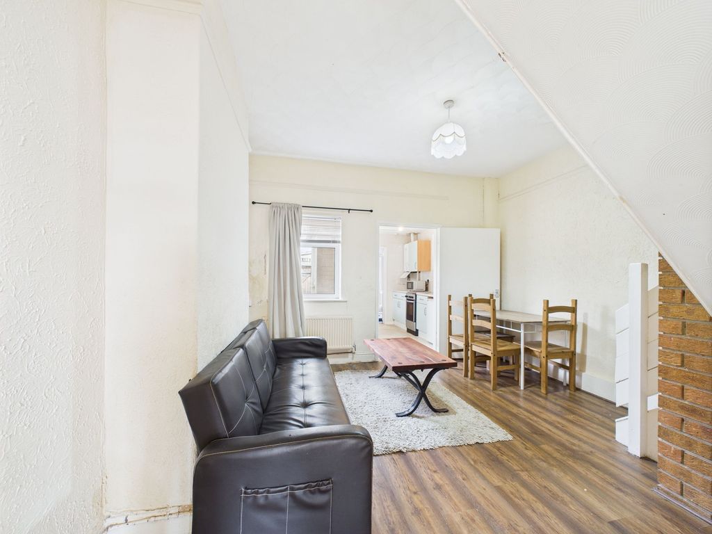 Property photo 1 of 14 Living Room
