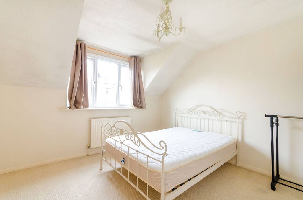 Property photo 3 of 9
