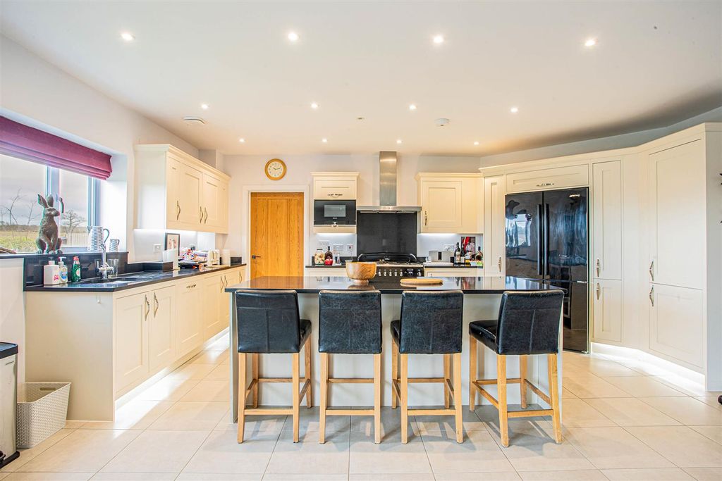 Property photo 2 of 19 A05I6131-2.Jpg