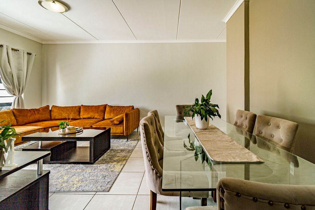 Property photo 2 of 34