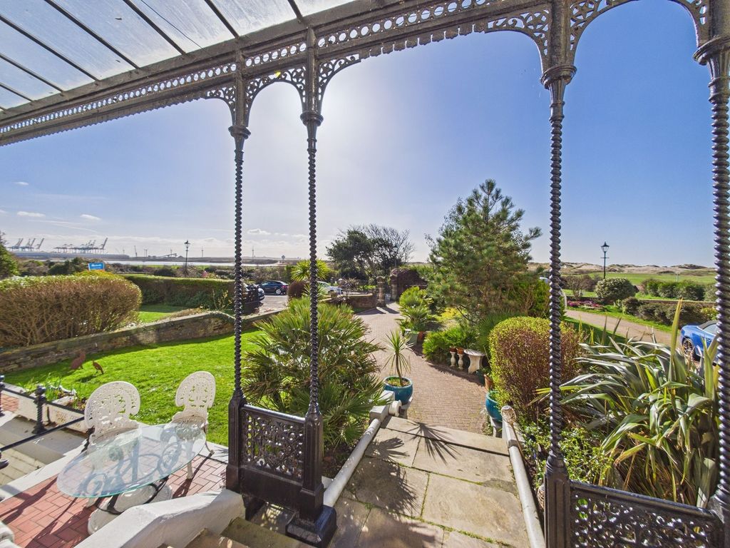 Property photo 3 of 48